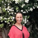 سميرة من أوزلاقن - الجزائر تبحث عن رجال للتعارف و الزواج
